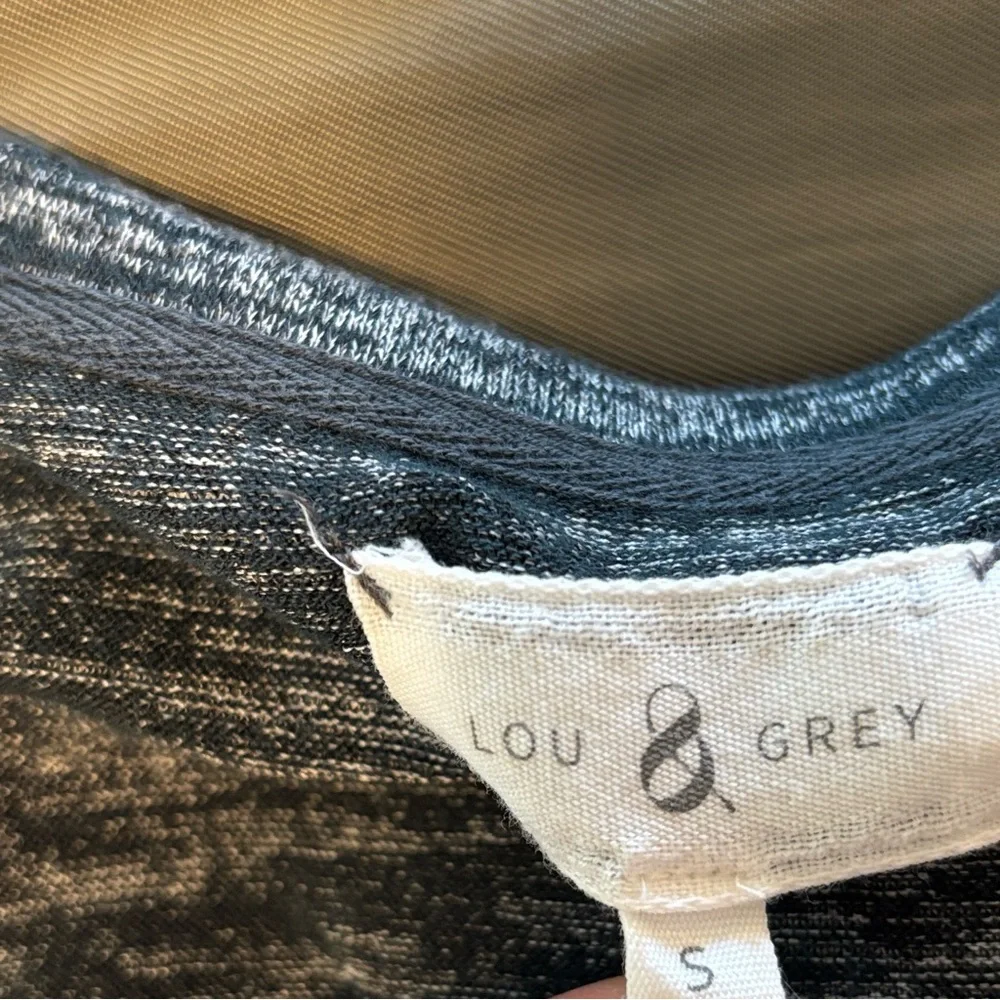 shirt size small - Picture 5 of 5